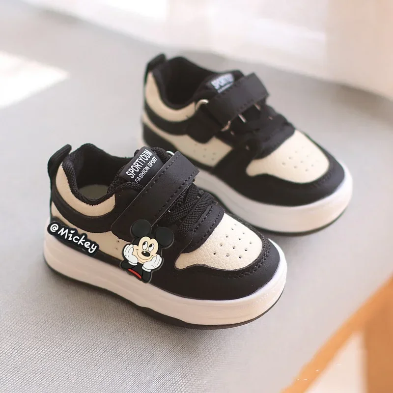 

Универсальные повседневные туфли для мальчиков и девочек на весну и осень, нескользящие кроссовки на мягкой подошве, зимняя обувь для малышей с Микки Маусом