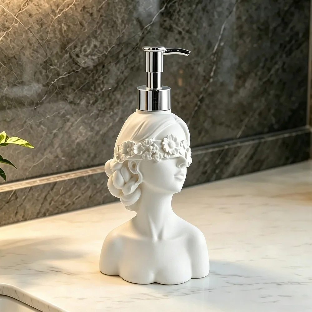 Resin Blindfold Girl Lotion Pump Vintage Unique Bust Statue Soap Dispenser Goth Style Press Type Bathroom Soap Dispenser Gift