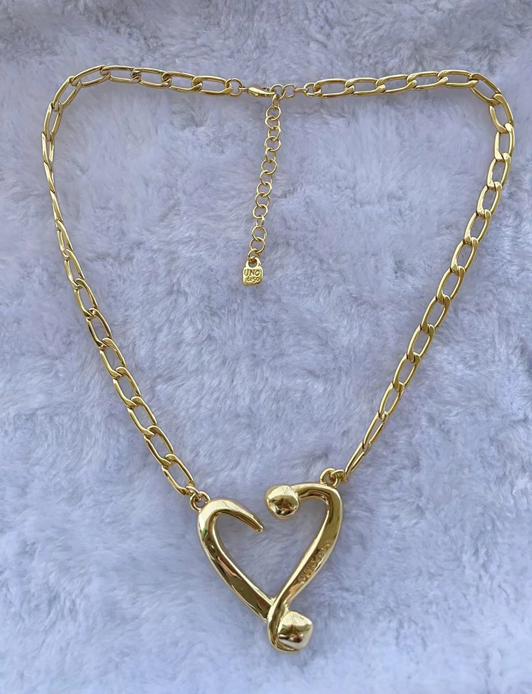 

2023 Fashion UNOde50 Fashion Electroplated 925 Simple Irregular Heart Necklace Women's Holiday Gift