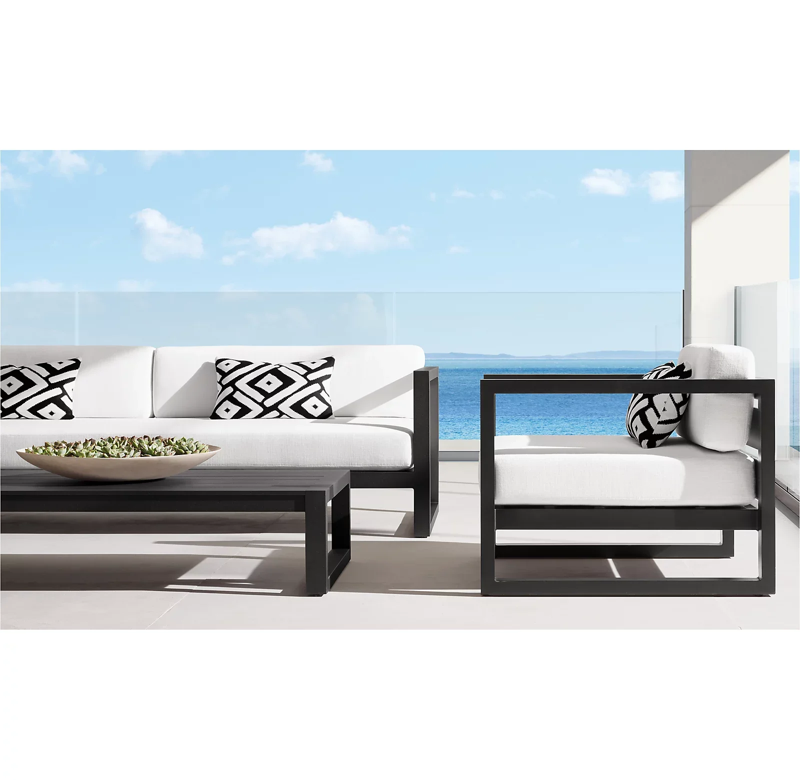 

New Designed Outdoor White Garden Patio Sofa Set Balcony Modular Sofa Set Outdoor Aluminum Frame Customized Sofa