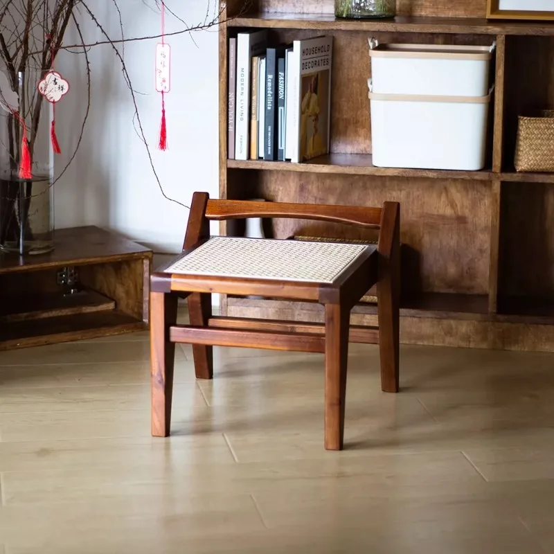 Solid Wood Stools Portable Ergonomic Shoe Changing Stool Multi Functional Rattan Weaving Stool Modern Luxury Home Furniture