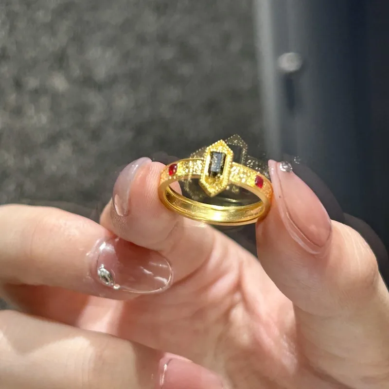 خاتم ذهبي عتيق شعبي من العصور الوسطى من Xiaohongshu للسيدات خفيف فاخر مرصع بالزركون خاتم قابل للتعديل ذو إحساس متقدم