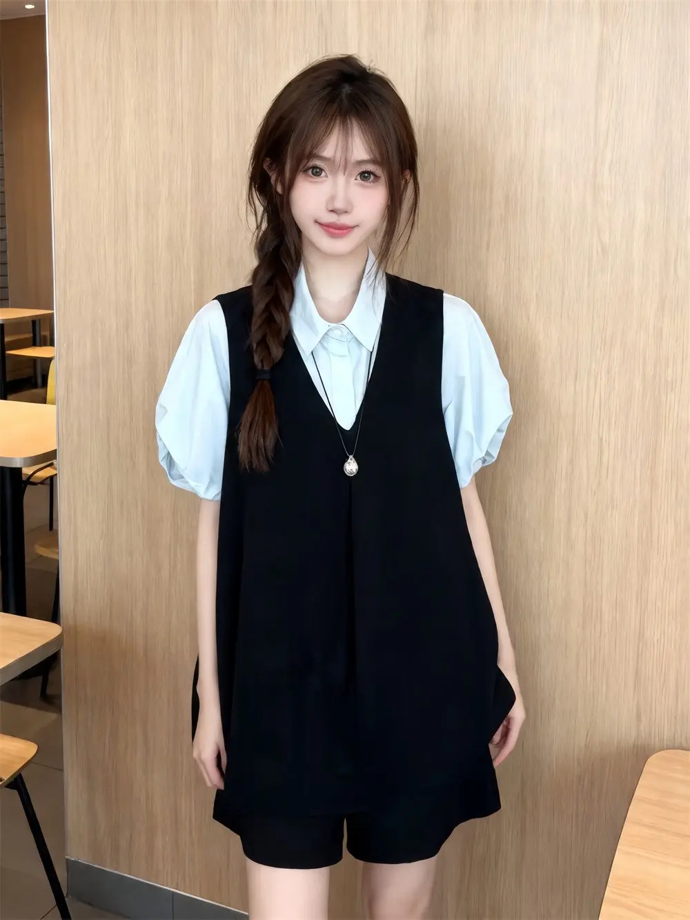 

Fashionable Summer Outfit Women's Short Sleeve Vest Shorts Set Elegant College Style Casual Wear Comfortable Lightweight