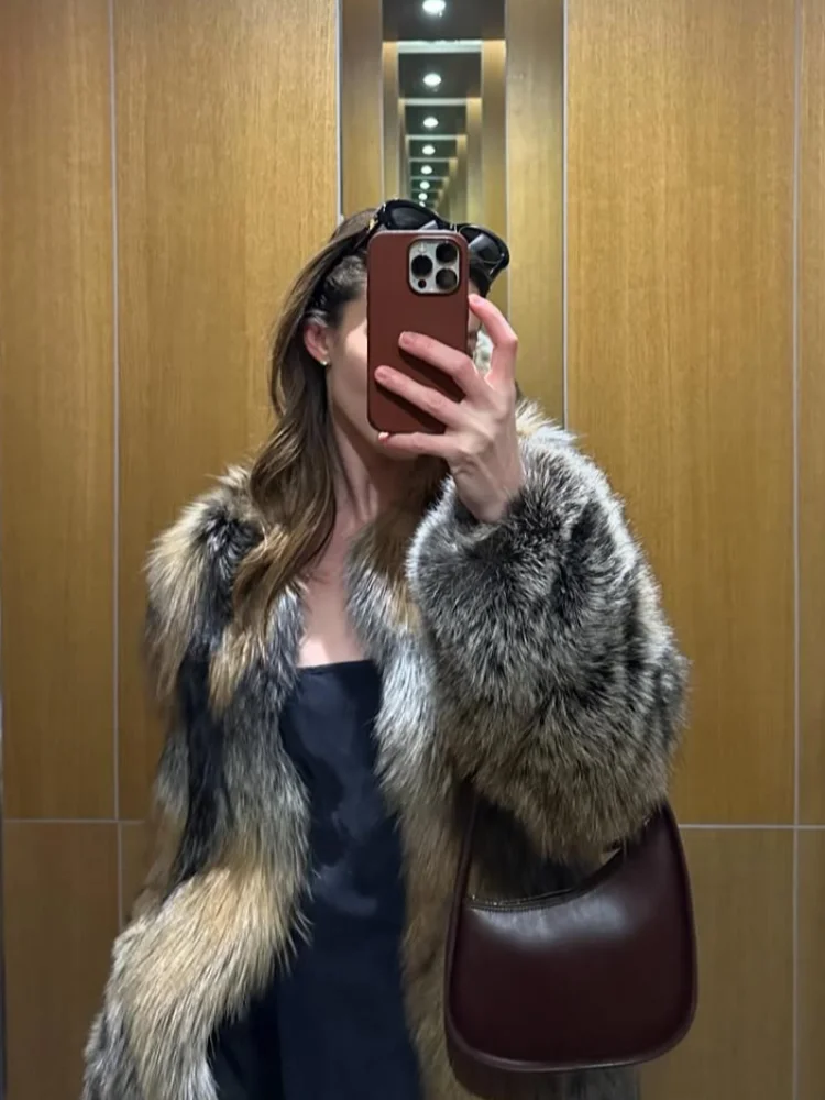 

Mixed Color Cropped Faux Fur Women Jacket Fashion Lapel Long Sleeve Loose Warm Coat Lady 2025 New Winter High Street Outwear