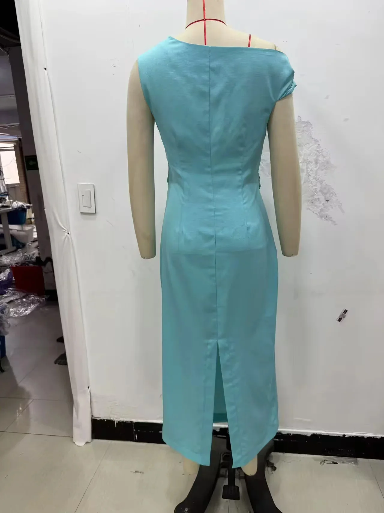 KONDALA 2025 Herfst Winter Elegante Vrouwen Effen Jurk Mode Streetwear Diagonale Kraag Lovertjes Mouwloze Rits Dame Jurk