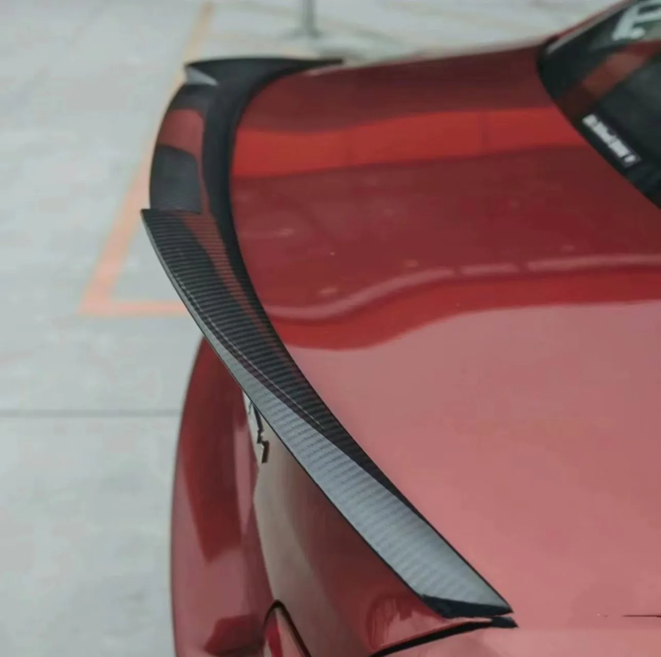 

Suitable for 2005-2013 BMW 1 Series 1M E82 E87 modification and upgrade to M4 style carbon fiber blade spoiler