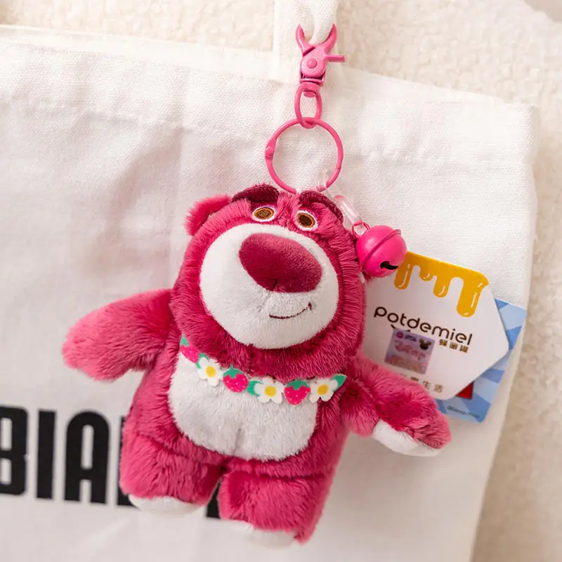 Miniso 本物のディズニー公認イチゴクマキーホルダーぬいぐるみペンダント女の子のランドセルやバッグの装飾品ギフトペンダント