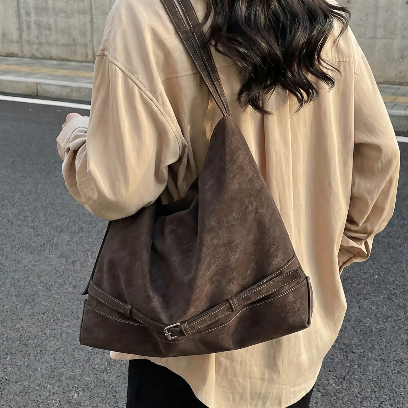 

Большая вместительная женская сумка через плечо из мягкой замши, однотонная классическая сумка-хобо для женщин, сумка для покупок