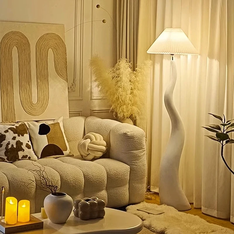 ULANI Nordic Cream Style Floor Lamp French Style Living Room Bedroom Creative Curved Decorative Atmosphere