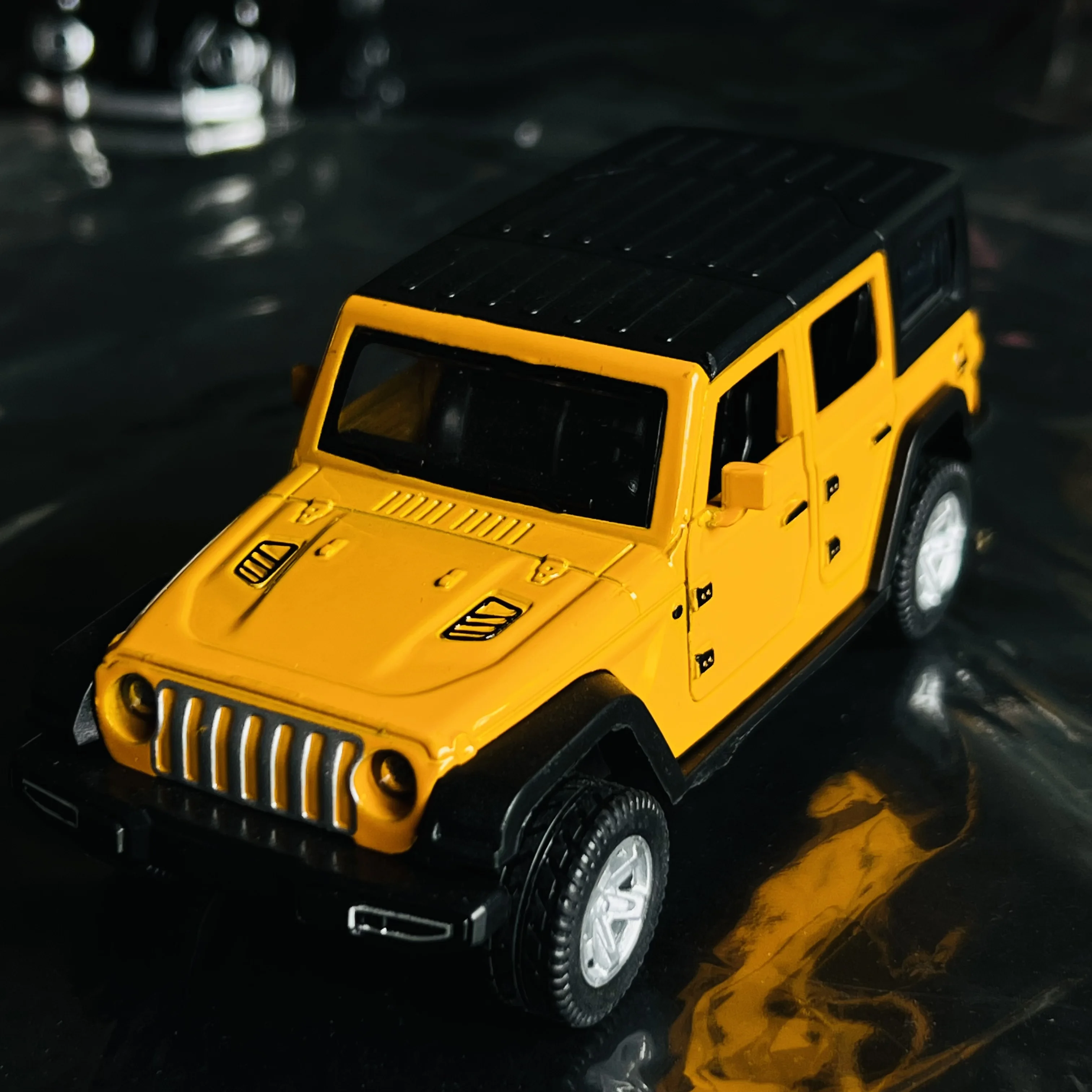 Alloy metal toy simulation car can open the door off-road toy boy egg car decoration