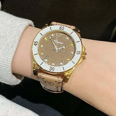 Fashion Ladies Watch Printed Leather Strap Temperament Exquisite Large Disc Brown Women Quartz Wristwatches Relojes Para Mujer