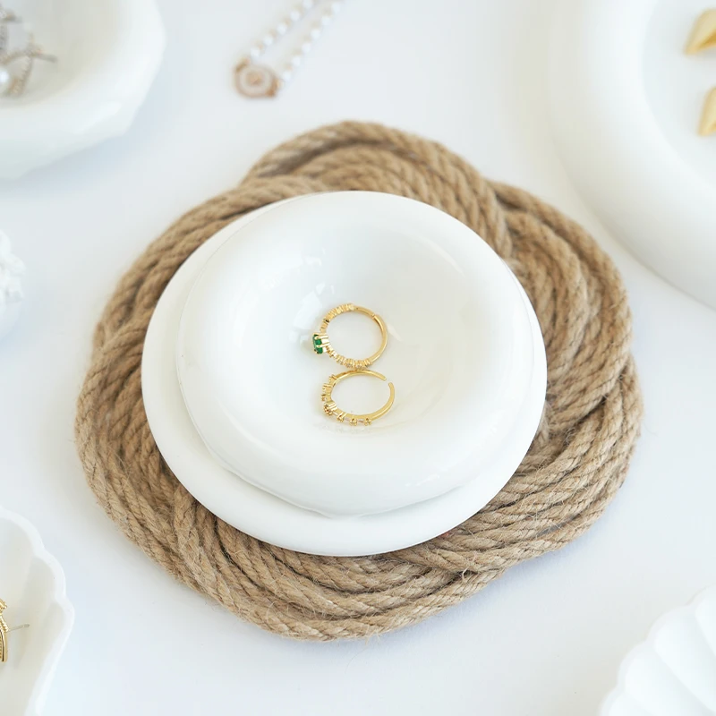 Minimalist White Jewelry Display Tray Round Ring Necklace Earring Organizer Modern Countertop Showcase Jewelry Store Prop