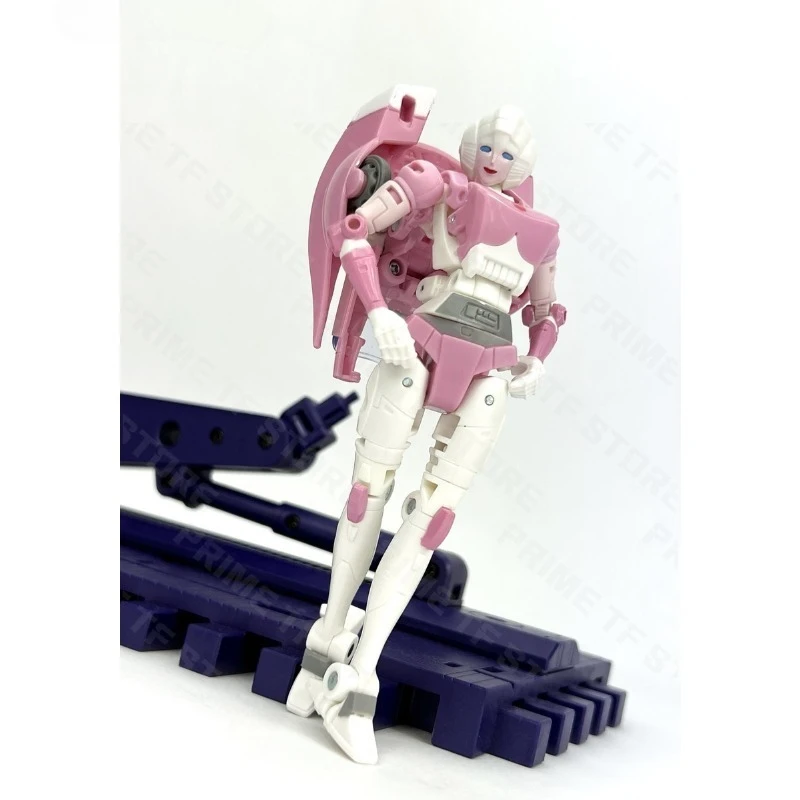 Original Hasbro Studio Series SS-86 Big Movie 16 Arcee Class D Transformation Toy King Kong Series  Anime Figure Toy Model