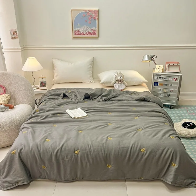 

2025 new solid color washed cotton summer quilt air conditioner quilt summer bow embroidery summer cool quilt non-pure cotton