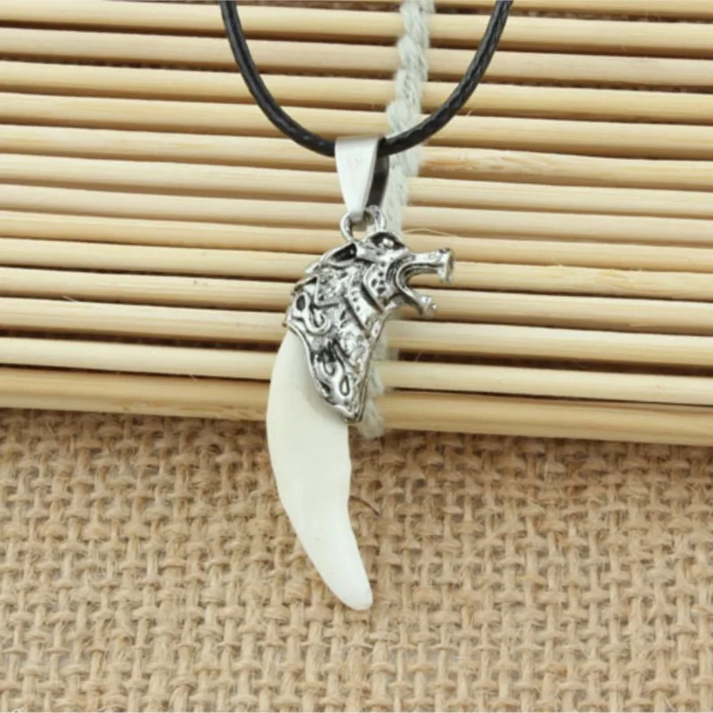 quality Wolf Tooth Pendant Necklace Vintage Dragon Titanium Pendant Men Jewelry Tribal cool punk rock Rider party birthday gift