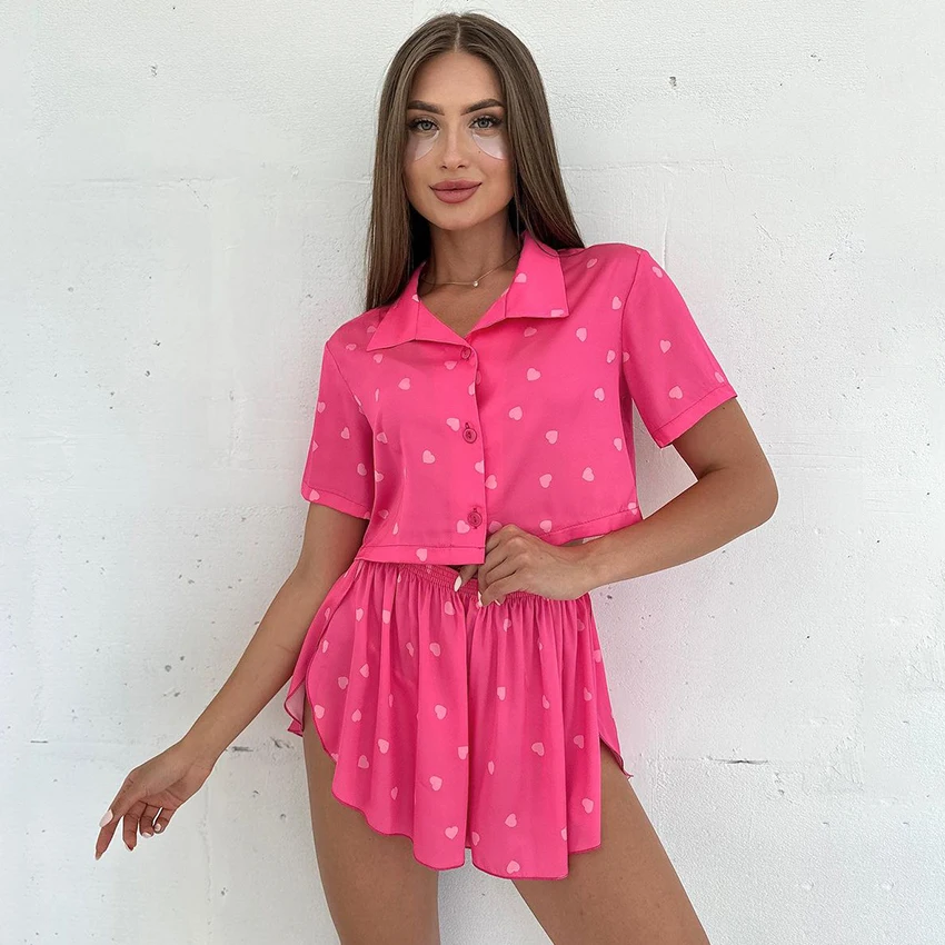 

Комплект летней пижамы HiLoc в стиле Y2K с принтом «Сердечки»: укороченная рубашка с коротким рукавом и шорты с рюшами, 2 предмета, 2026