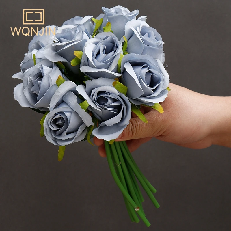WQNJIN Künstlicher Blumenstrauß, 12 Köpfe, Seidenrose, blaue Blume, gefälschter Rosenbund, Hochzeit, Party, Zuhause, Tisch, Geschenk, Dekoration – Detail 6