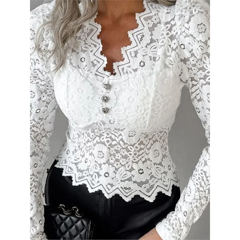 เสื้อเชิ้ตผ้าลูกไม้สีขาว แฟชั่นฤดูใบไม้ผลิ/ฤดูใบไม้ร่วง ดีไซน์หรูหรา เซ็กซี่ คอวี ทรงเข้ารูป สำหรับผู้หญิง สวมใส่สบายๆ ในวันหยุดหรืองานปาร์ตี้ เสื้อผ้าผู้หญิง