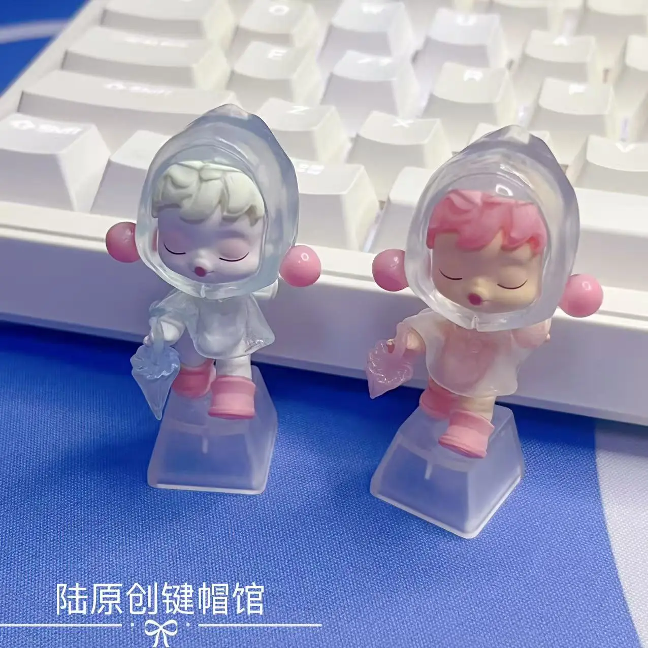 

Cute Raincoat Girl Keycap Game Mechanical Keyboard Key Decoration Birthday Gift Transparent Transparent Transparent Keycap