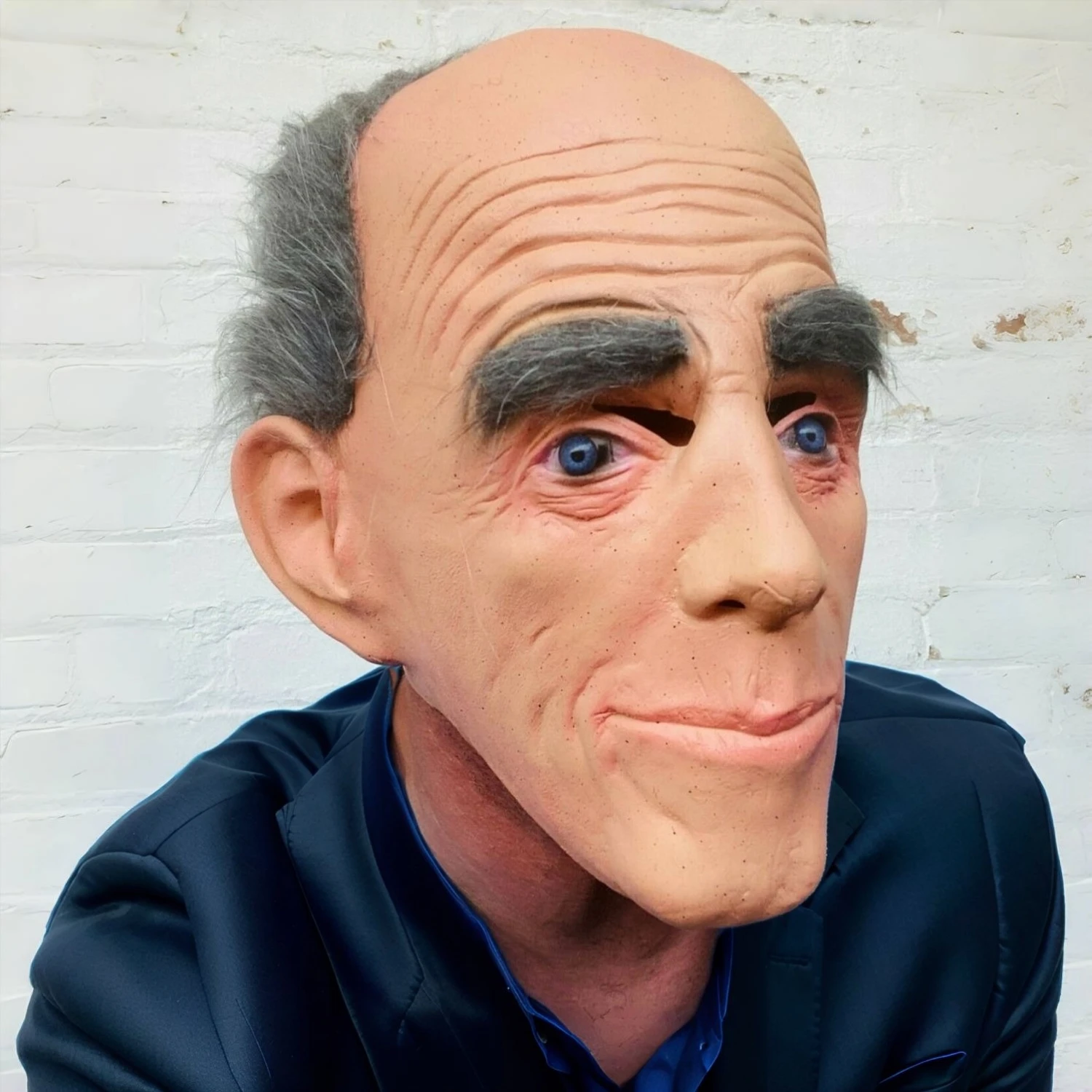 Maschera da uomo anziano in gomma realistica Testa calva con capelli grigi per un divertente accessorio per costume da cervo di Halloween