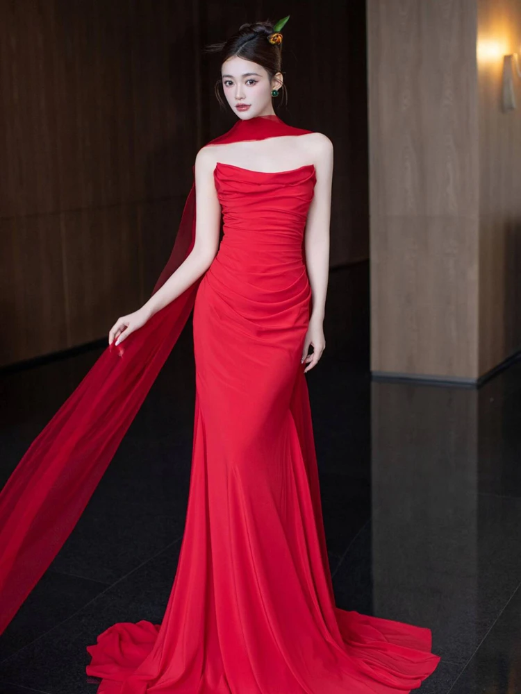 

Elegant Red Bridal Robe Simple Strapless Design for Wedding Engagement Luxury Drinking Ceremony Women's Fashionable