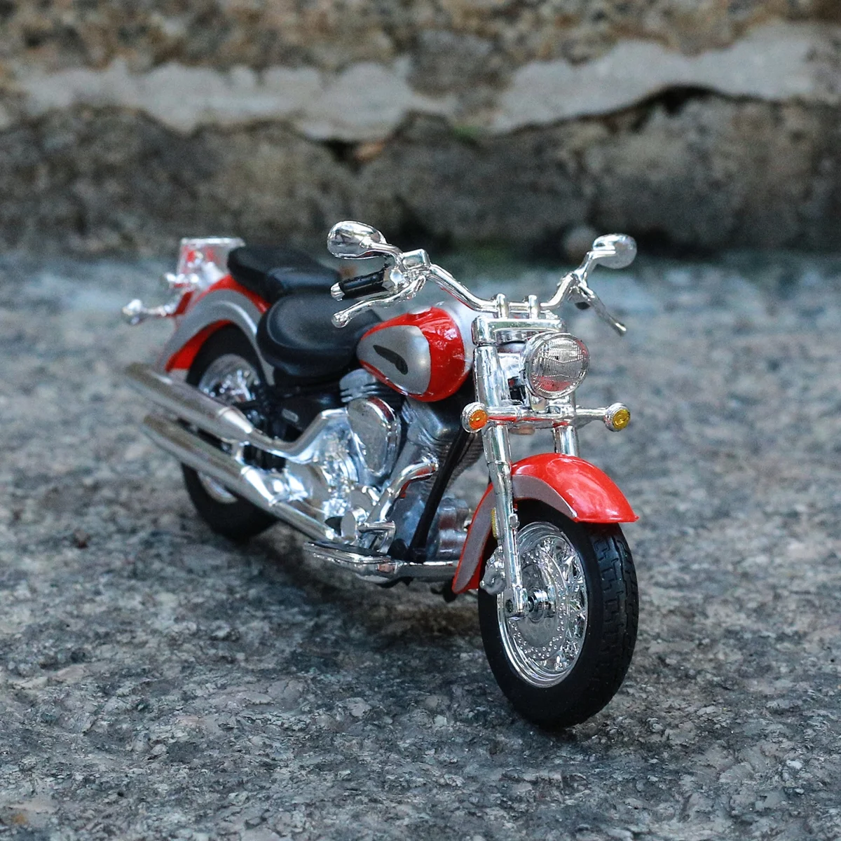 Maisto 1:18 Yamaha Road Star Alloy Motorcycle Model Diecasts Metal Toy Street Racing Motorcycle Model Simulation Childrens GiftS