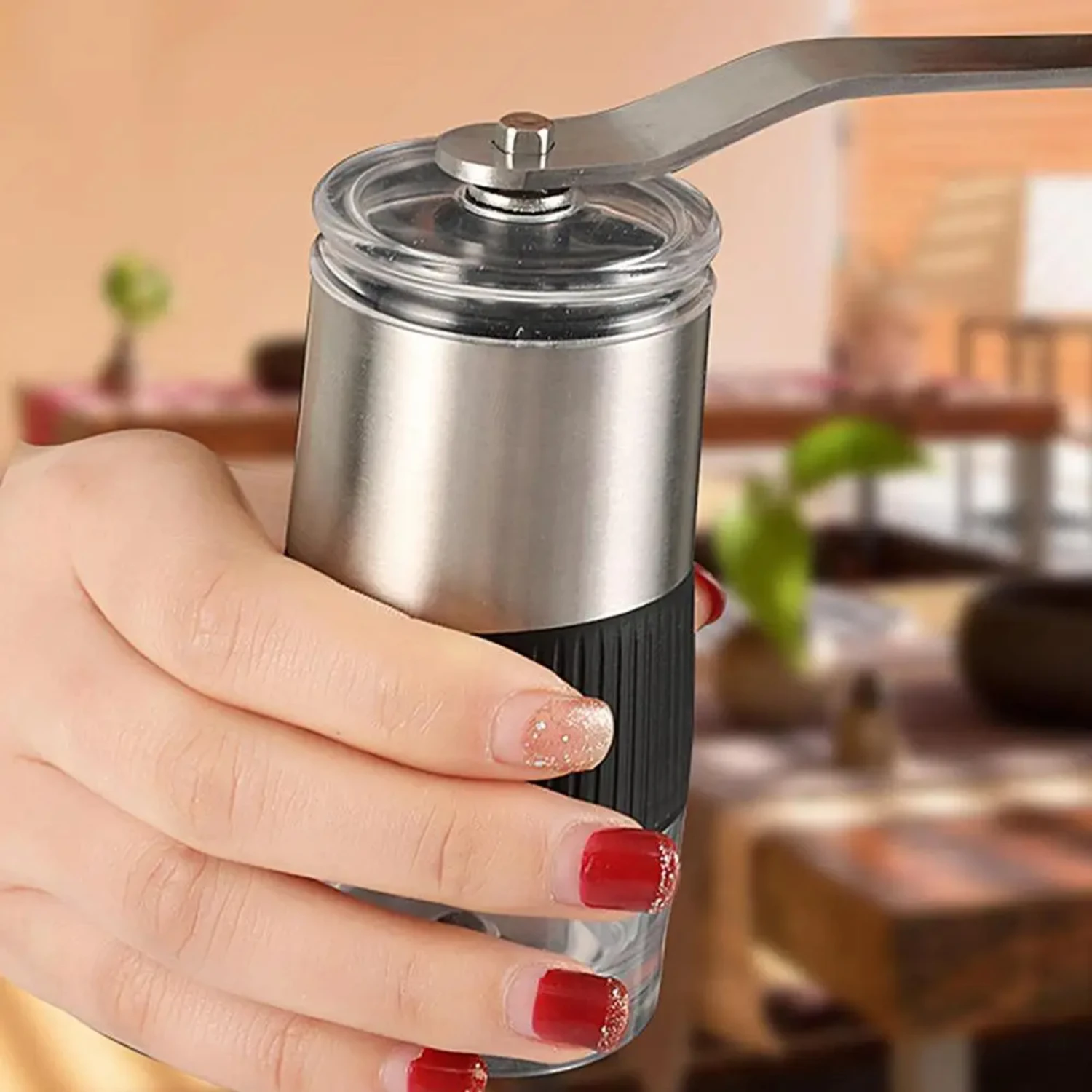 Nieuw Ideaal voor thuis, op kantoor en op reis, deze Perfect Travel Essential Manual Coffee Grinder beschikt over een unieke verstelbare conische