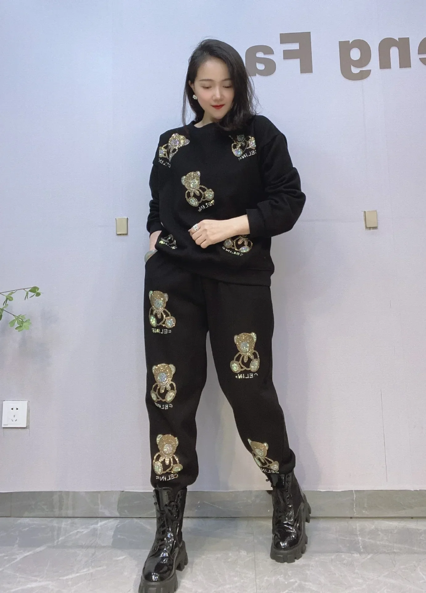 Heavy Hot Drilling Loose Long-Sleeved Sweatshirt Trousers Women Two Peice Sets Winter New Fleece-Lined Thickened Casual Suit