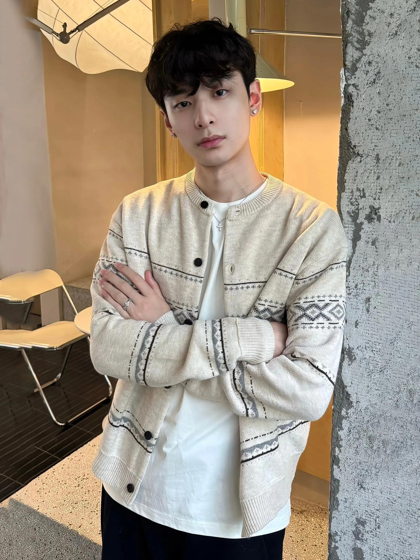 

Мужской вязаный кардиган-жакет: мягкий, уютный, в американском стиле, осенне-зимний, с флисовой подкладкой, длинными рукавами, на пуговицах, свитер-пальто