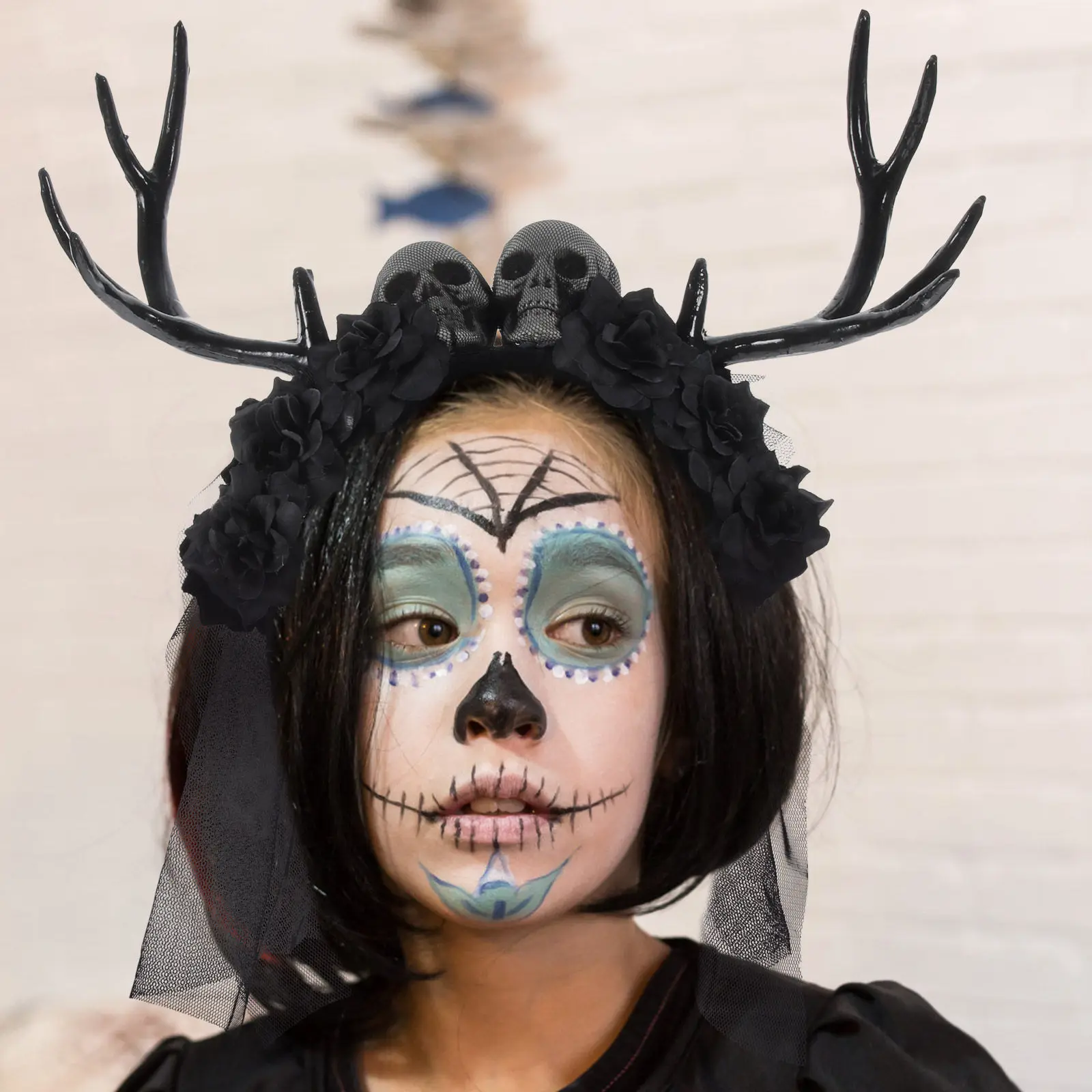 

Halloween Headband with Antler Horns Skull and Rose Gothic Hair Accessory for Women Cosplay Festival Carnival Dress Up Prop
