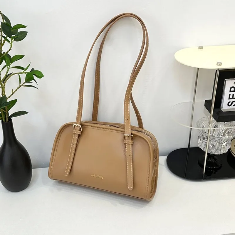 

Luxury Vintage Classic Diaper Bag Women's Large Capacity Designer Tote Elegant Minimalist Fashionable Stylish Commuter Shoulder