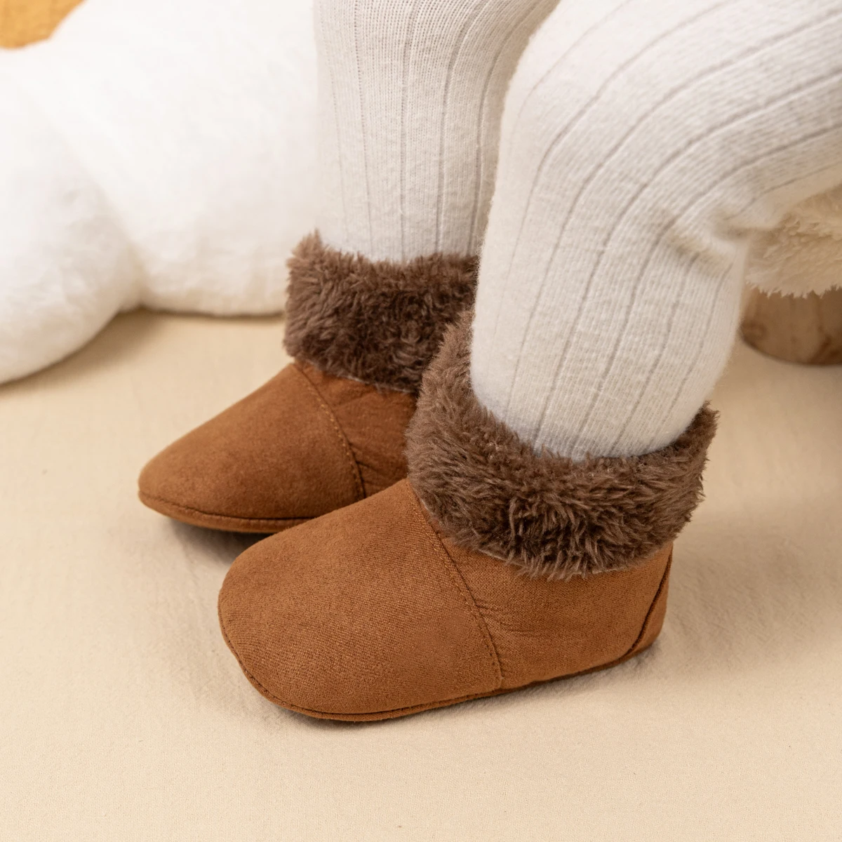 3 أحجام متاحة للأطفال في فصل الشتاء، أحذية كاجوال مريحة ولطيفة للثلج المسطحة بمقدمة مستديرة بالإضافة إلى أحذية مخملية دافئة للأطفال الصغار #1