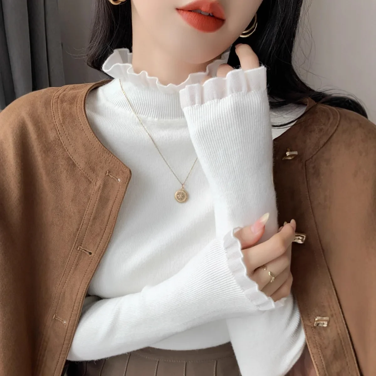 ربيع الخريف الشتاء تصميم المرأة محبوك قميص طويل الأكمام قاعدة نصف الياقة العالية ملابس داخلية الدانتيل تقليم سترة بيضاء #3