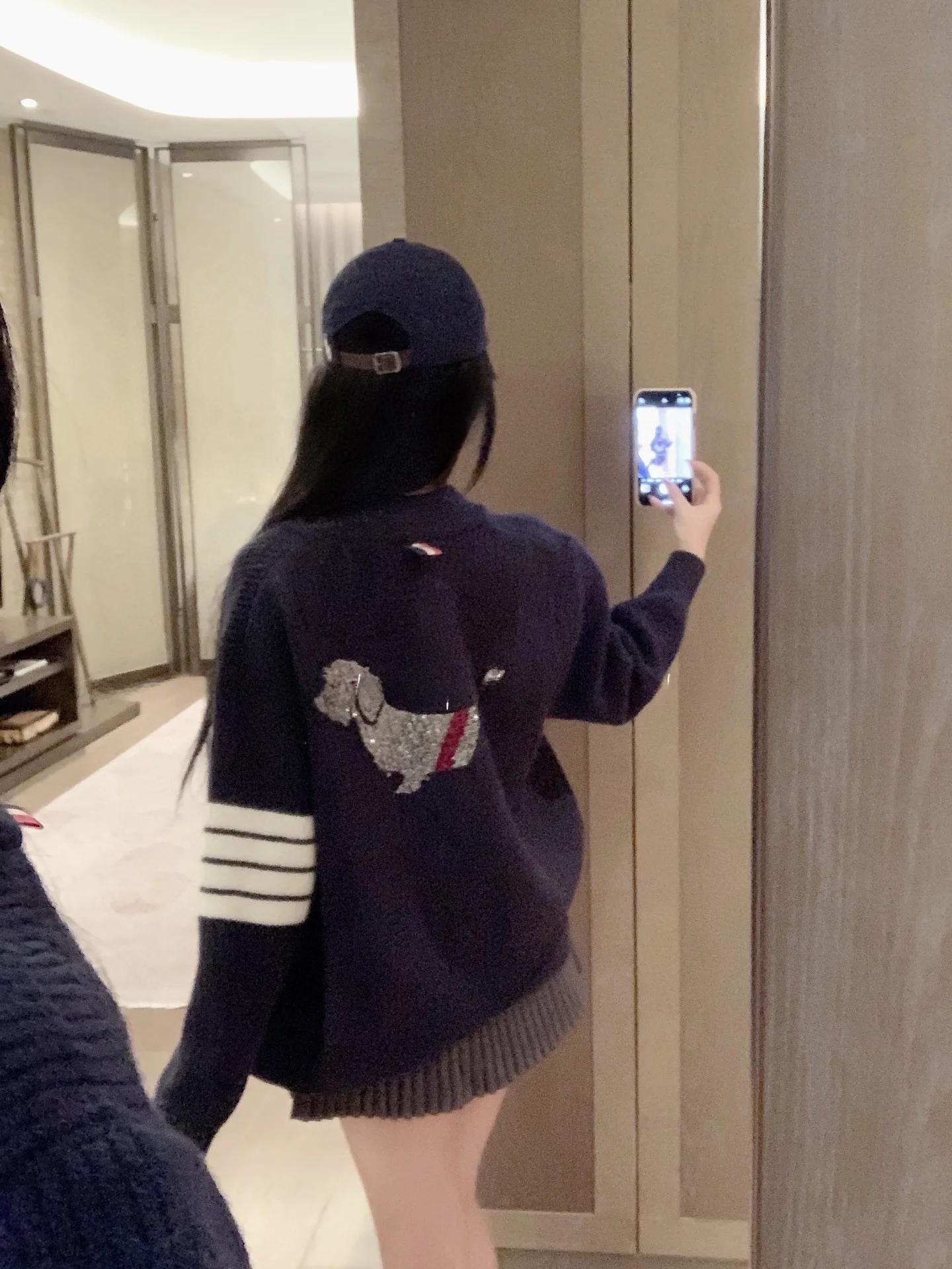 

Seoul Limited Classic Four Stripes Knitted Sweater Jacket Women's High-End Heavy-Duty Rhinestone Little Dog Zipper Open Cardigan