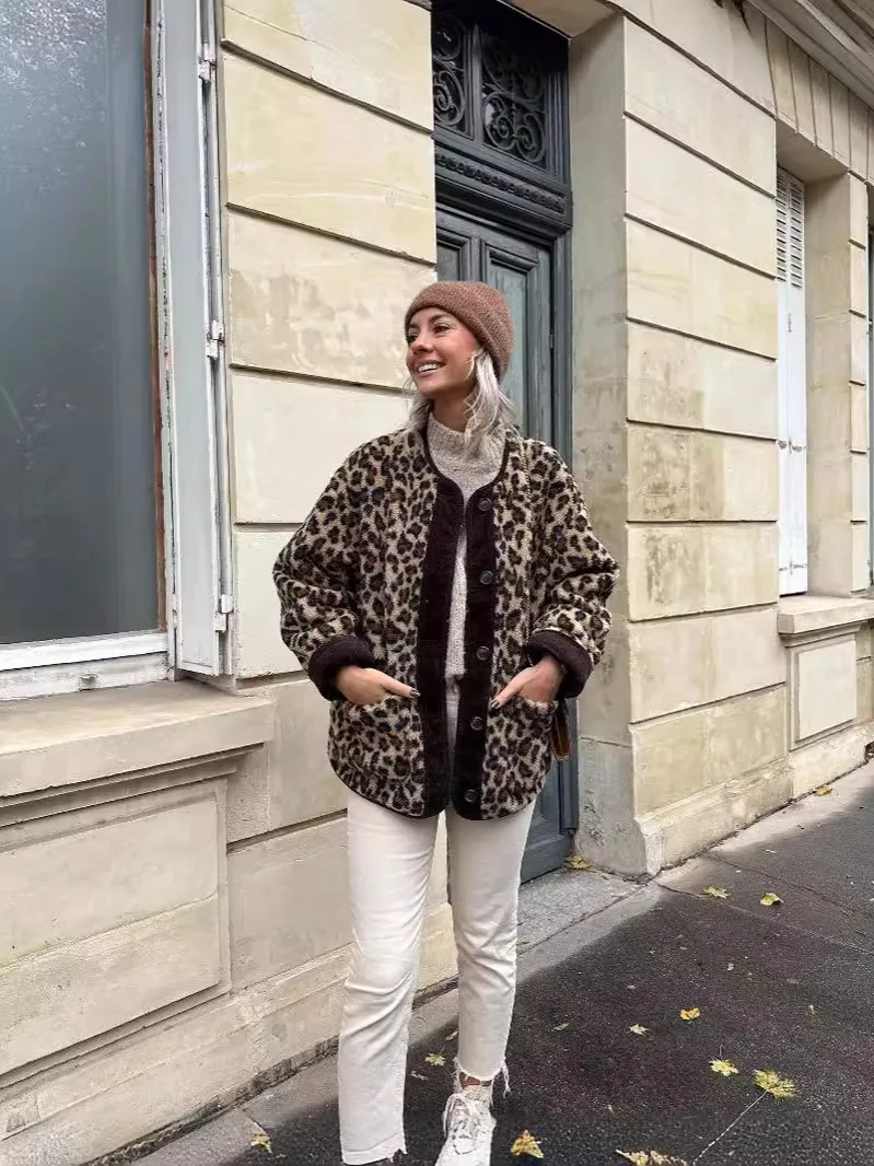 

Новое поступление, украшенная пуговицами, леопардовым принтом, повседневная стильная удобная верхняя одежда, модная свободная женская осенняя куртка из меха ягненка