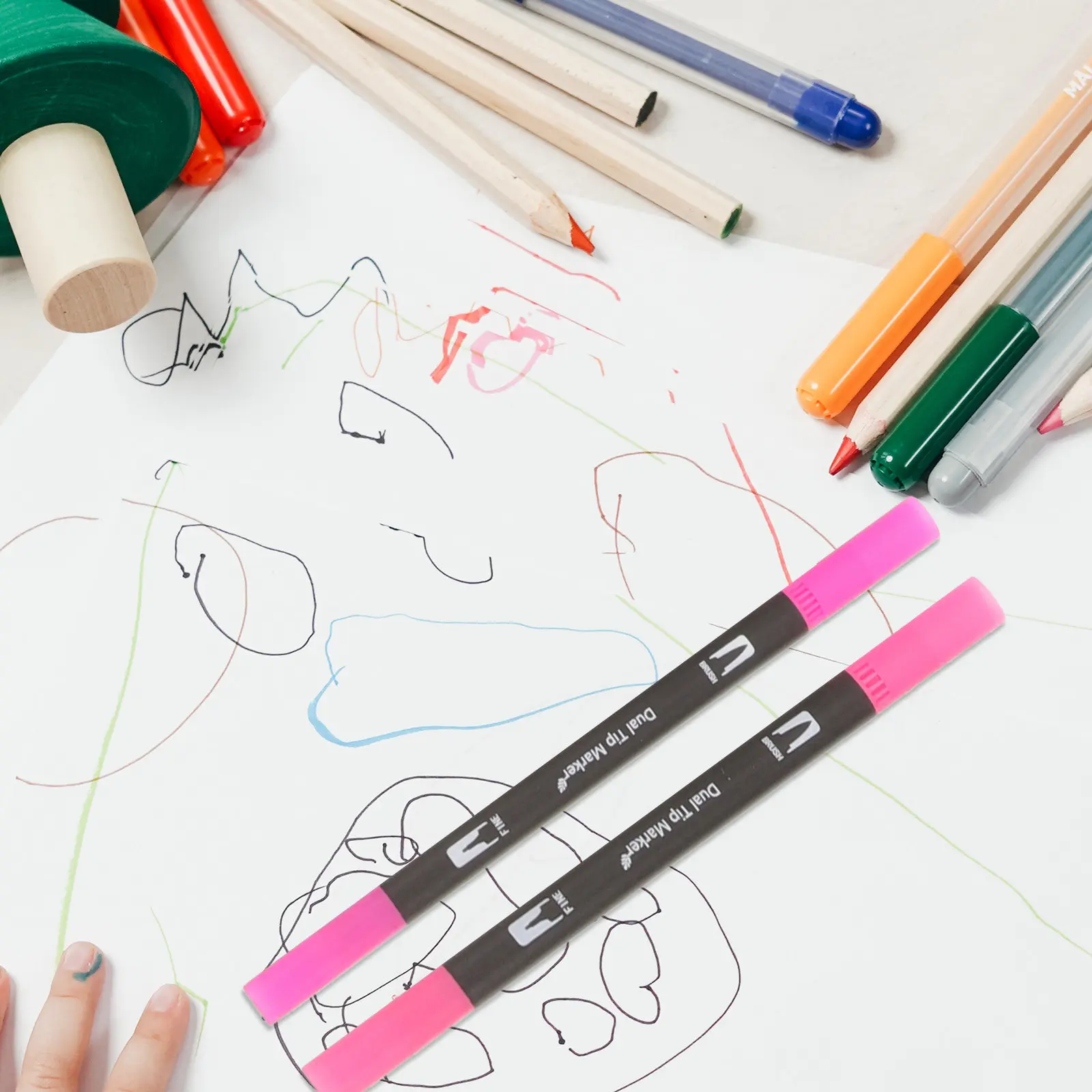 

Набор для детского творчества из 24 маркеров: тонкие и широкие двусторонние наконечники для рисования по дереву, стеклу, ткани, керамике, металлу. Принадлежности для художественных работ.