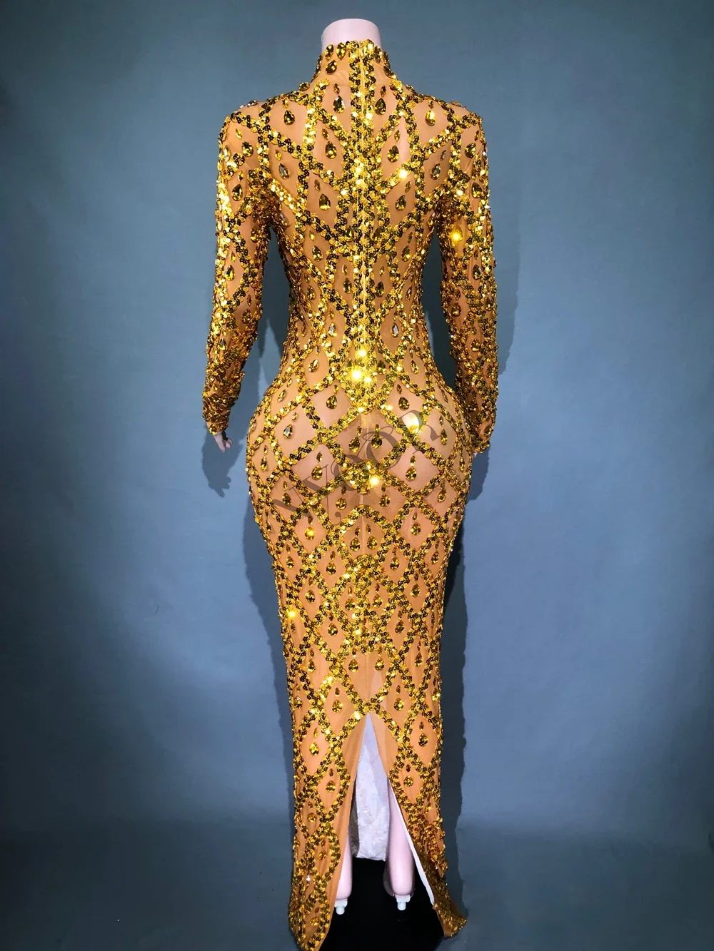 Sukienka damska wieczorowa na studniówkę, urodziny, seksowna, transparentna, kostium sceniczny, strój na występy, błyszcząca, z cekinami, dżetami, z długim rękawem.