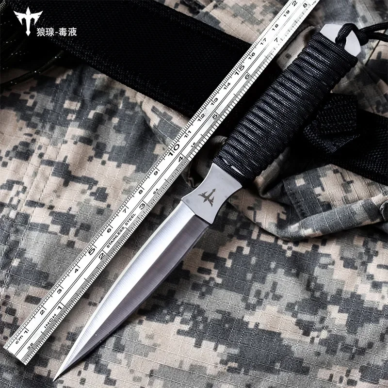 

Wolf Camp survival knife self-defense tactics straight knife explosive Swiss high hardness military knife