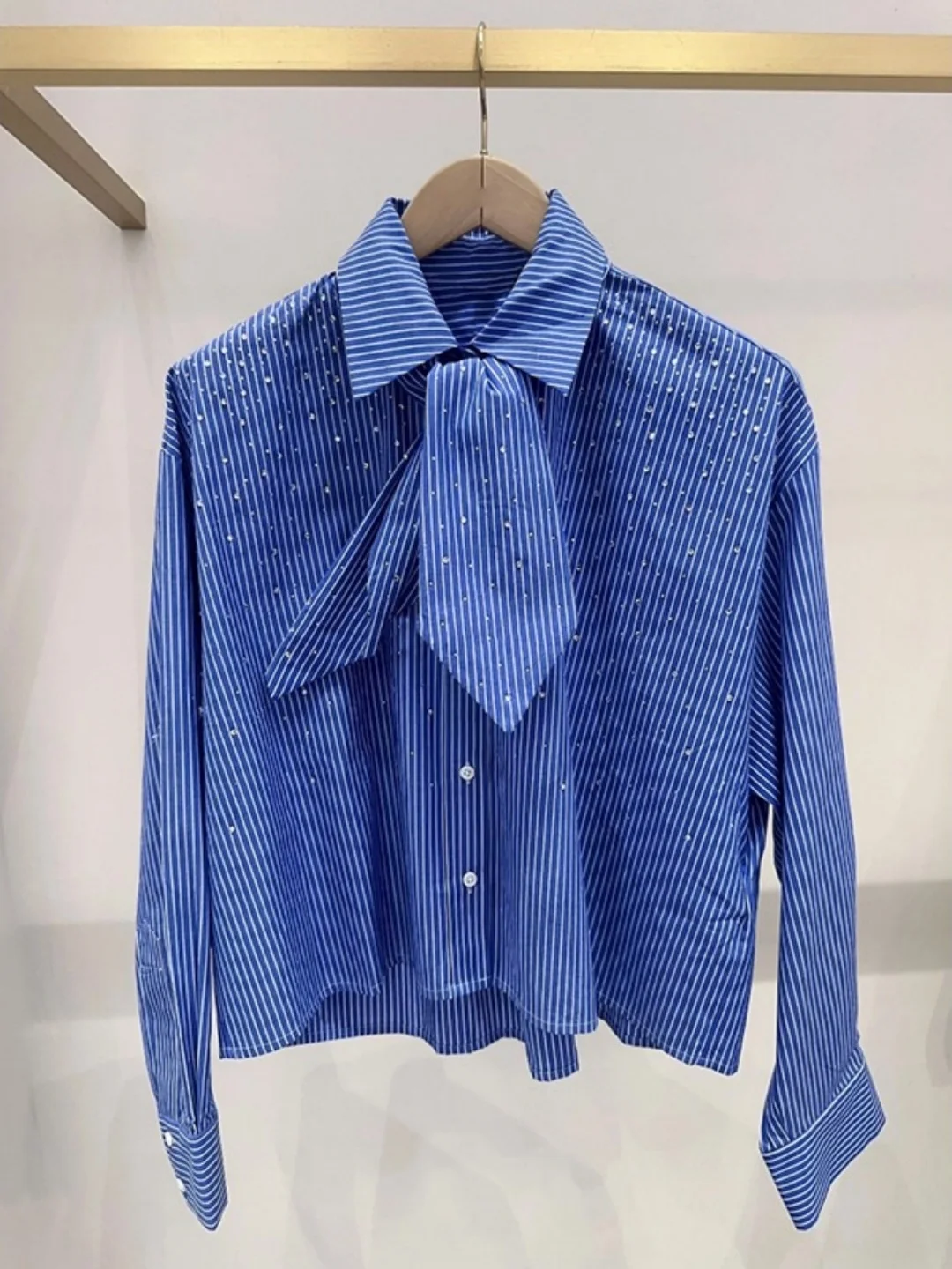 

Новая женская форменная одежда из хлопка с отстегивающимся воротником и узором в полоску, весна 2026