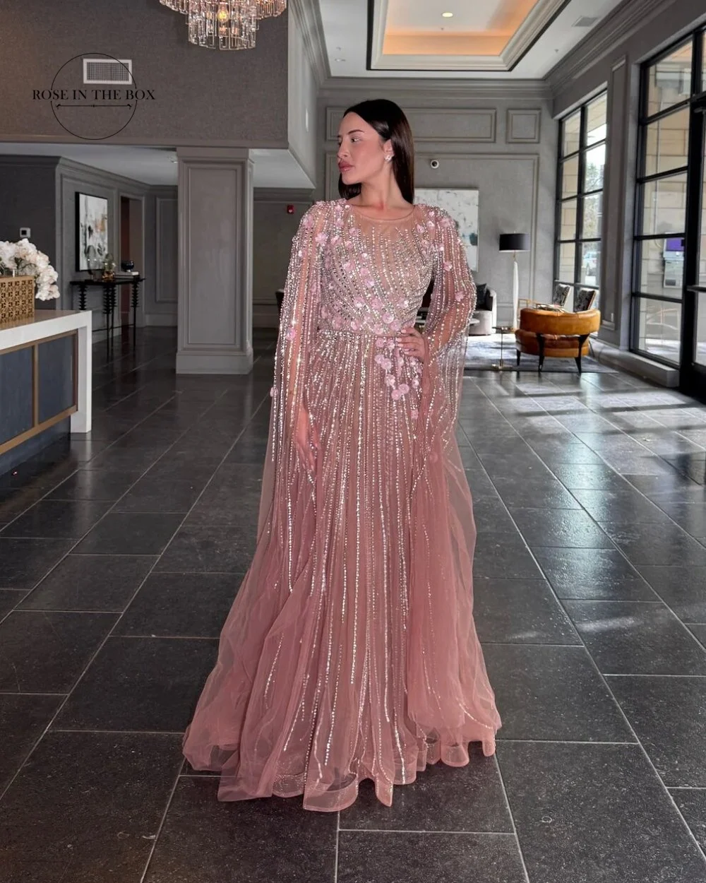 Vestidos de noite de renda de luxo personalizados para mulheres manga longa frisada linha a فسات -. onderikanvestido de festa de cocktail rosa com decote em o