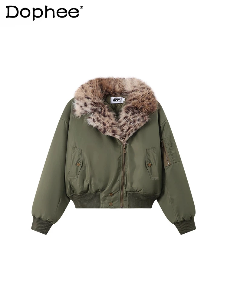 موضة شتاء 2025 معاطف جديدة بطبعة الفهد وياقة من فرو المنك الصناعي سترات سميكة للرجال مزخرفة بجيب عصري سترات بسحاب #1