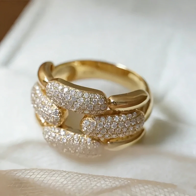 Huitan Damenring im Kettendesign, hohles Design, goldfarben, Hochzeits- und Party-Accessoires, eingelegt mit hellem CZ, eleganter Alltagsschmuck, Geschenk