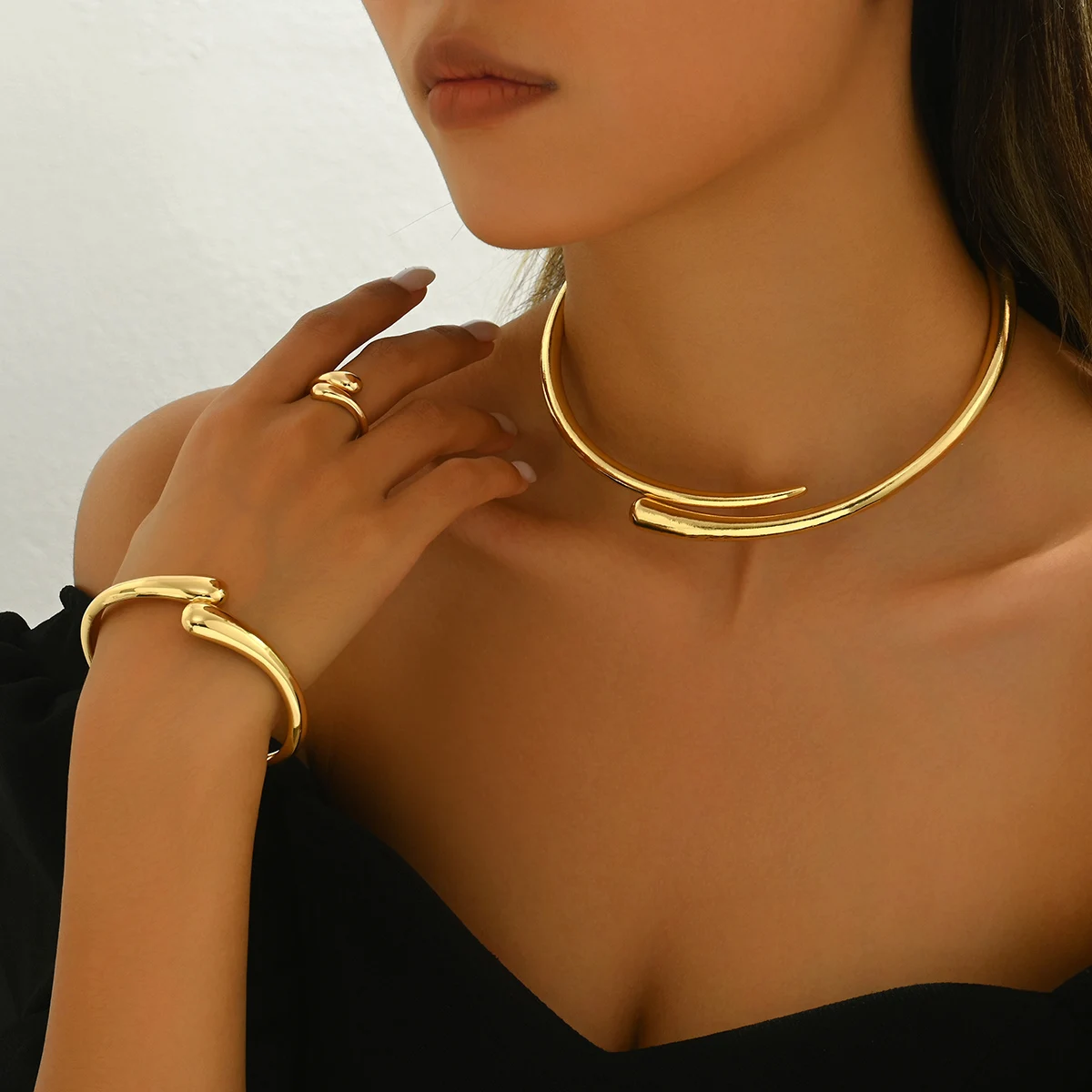 Punk Style Gold Color Clavicle Choker Bracelet Ring Set For Women Exaggerated Heavy Metal Daily Wear 3 PCS Jewelry