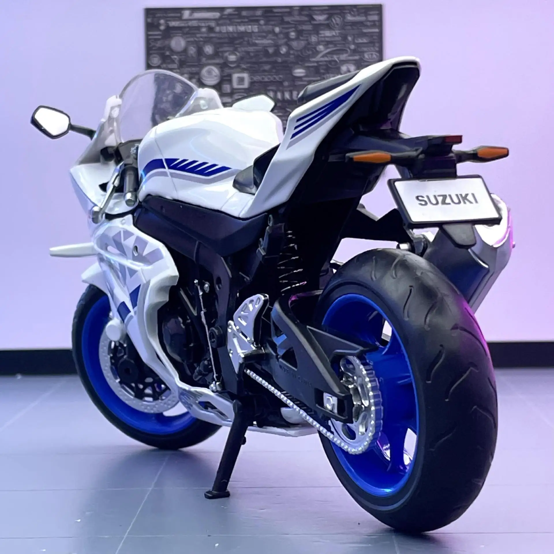 โมเดลรถมอเตอร์ไซค์ GSX-R1000ทำจากอัลลอยของ1:12สำหรับเด็กผู้ชายของขวัญวันเกิดของสะสมในรถ