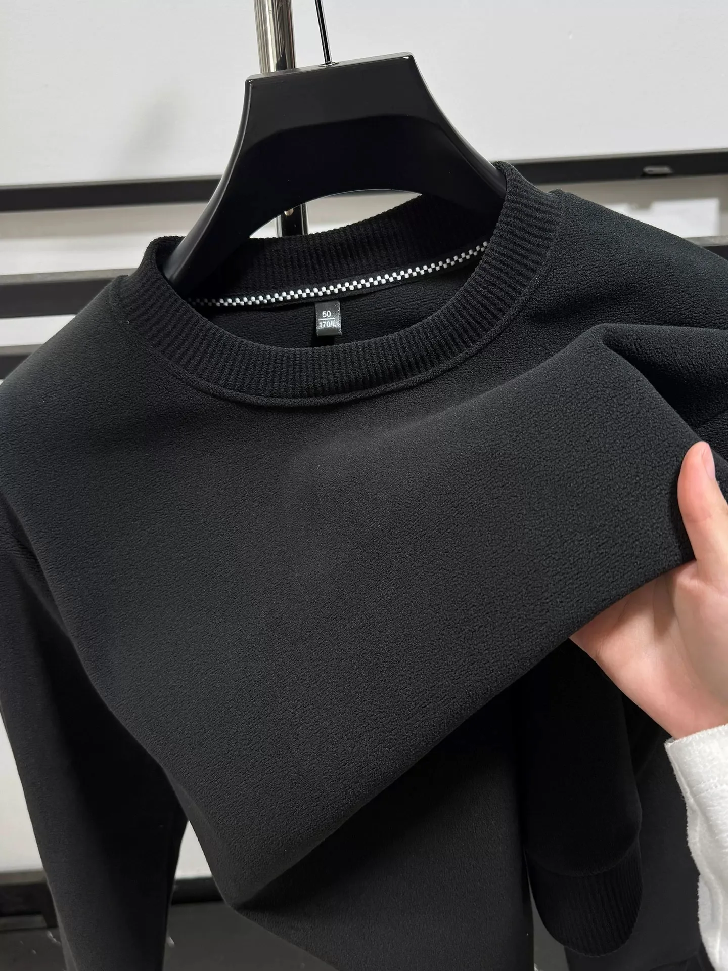 High-End-Samt warmer Rundhalspullover Herren Winter neue Mode einfache einfarbige koreanische Jugend bequemer Sportpullover