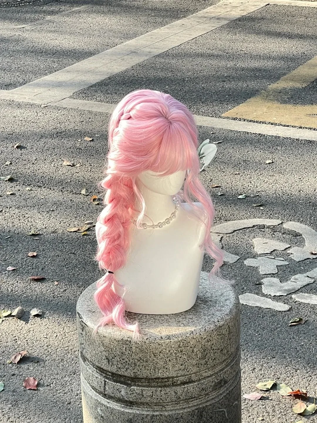 Roze pruik, lang haar, gesimuleerd hoofd van kunsthaar, anime-spelaccessoires, cosplay, volledig hoofddeksel, krullend haar, fotoshow rekwisieten