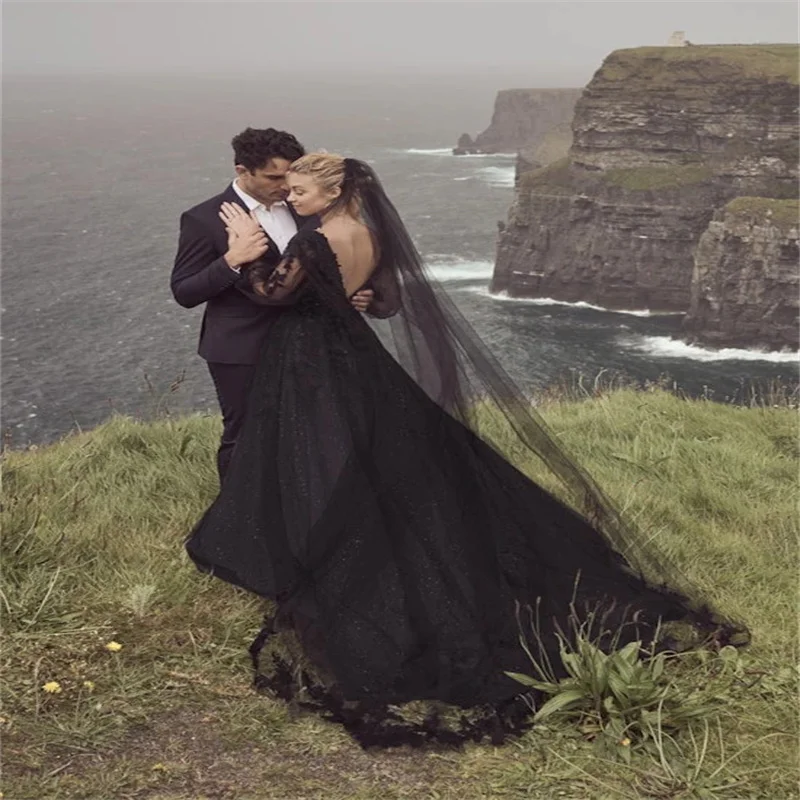 Vestido de novia Vintage de tul con cuello en V negro, vestido de boda de corte A para mujer, vestido de baile de boda elegante con apliques de encaje, mangas para vestido de novia