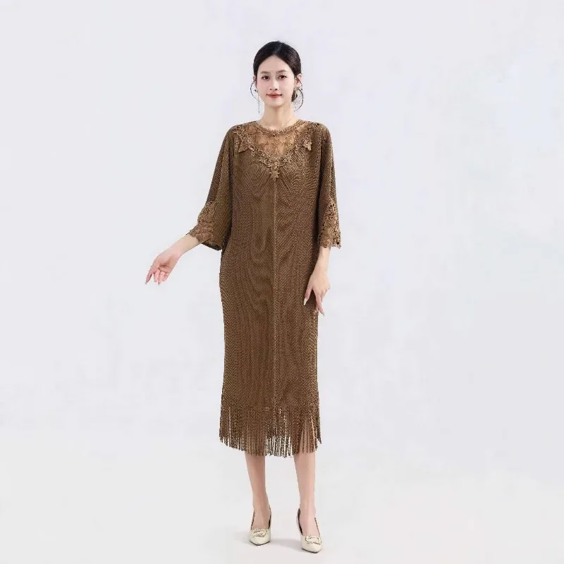 Miyake robe plissée 2026 nouveau col rond dentelle frange creuse conception tempérament décontracté grande taille extensible bureau longues robes