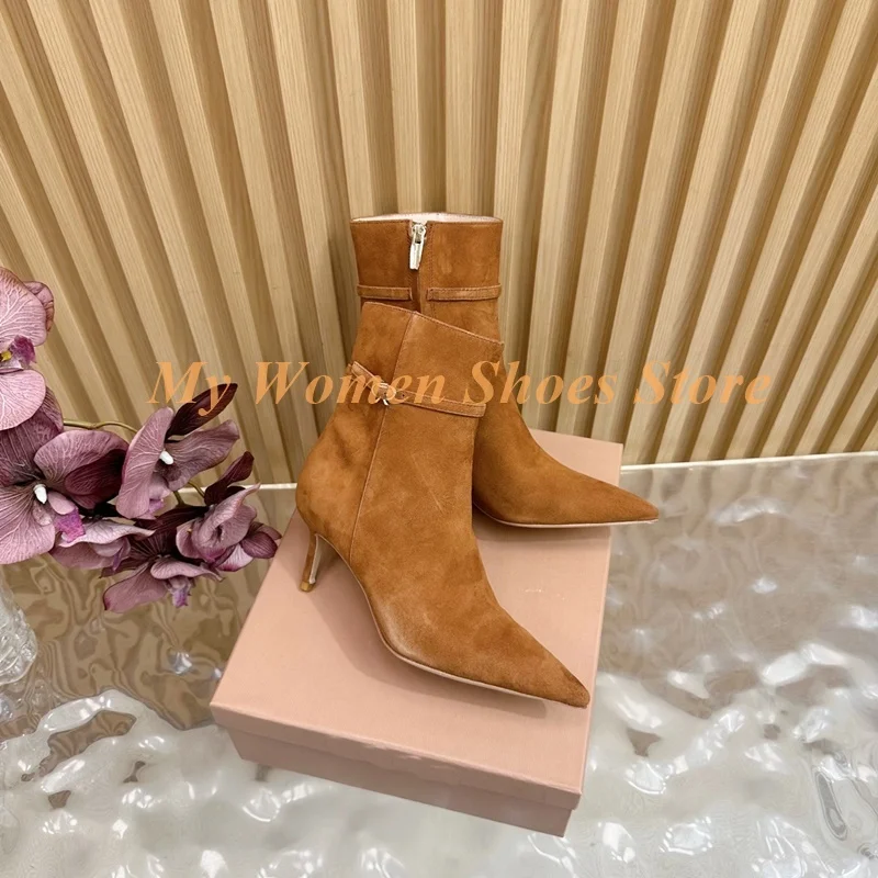 

Коричневые замшевые ботильоны на молнии, пикантные черные однотонные ботильоны с острым носком, настоящая картина, ручная работа, подиум 2026, зима-осень, женские модельные туфли