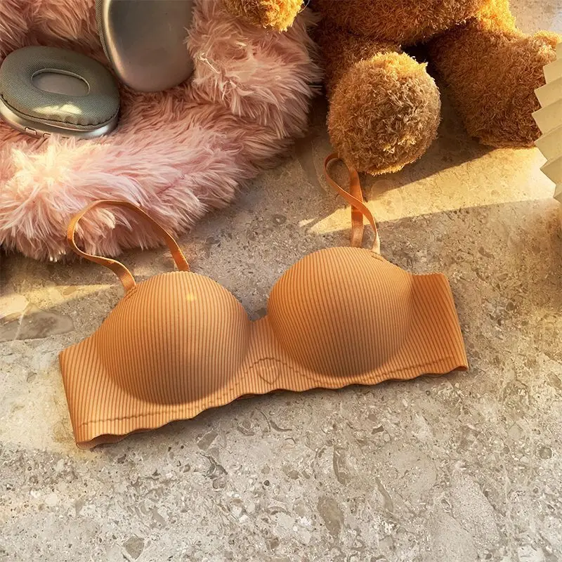 Seamless Push Up Bra Image 16